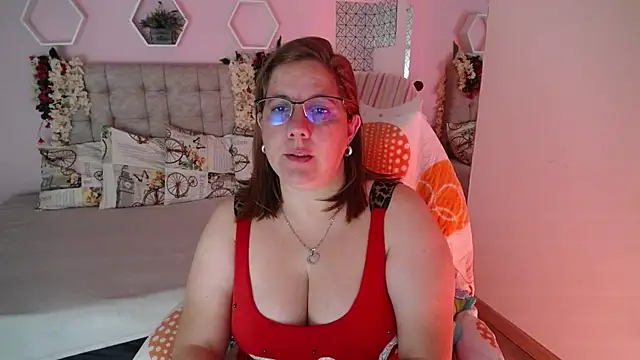 Snapshot of katie_joness_ chatting on 01/16/25, 12:42 katie joness  online show from 01/16/25, 12:42