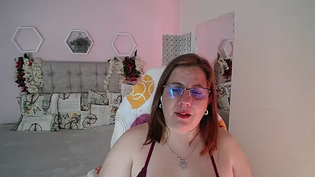 Snapshot of katie_joness_ chatting on 01/19/25, 04:04 katie joness  online show from 01/19/25, 04:04