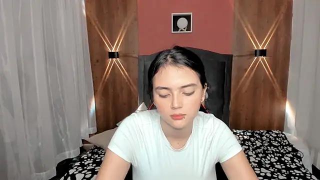 Snapshot of Sarah_angell chatting on 01/26/25, 12:05 Sarah angell online show from 01/26/25, 12:05