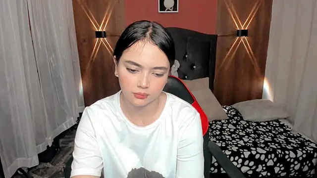 Snapshot of Sarah_angell chatting on 03/21/25, 07:02 Sarah angell online show from 03/21/25, 07:02