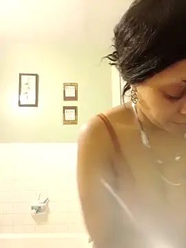 Snapshot of mariah2299 chatting on 01/26/25, 03:38 mariah2299 online show from 01/26/25, 03:38