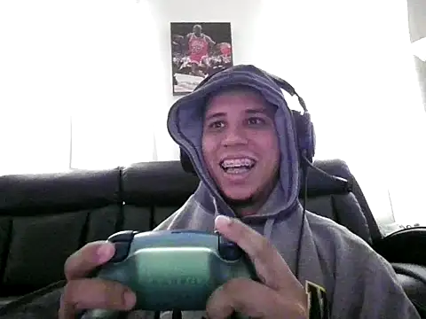 Snapshot of flakoGang chatting on 10/17/25, 05:15 flakoGang online show from 10/17/25, 05:15
