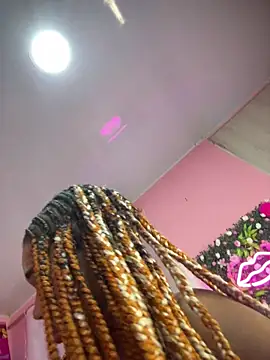 shenielxx online show from 06/23/26, 11:30