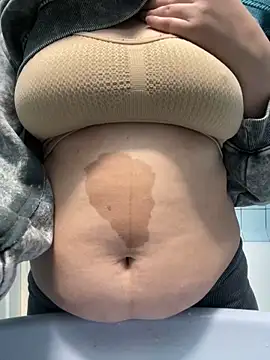 Snapshot of Angel__lika chatting on 10/01/25, 04:24 Angel  lika online show from 10/01/25, 04:24