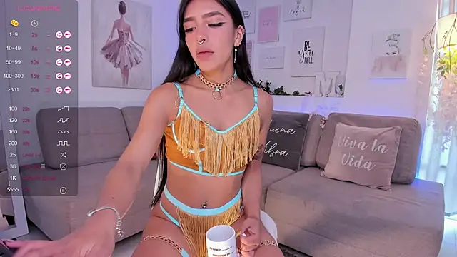 Snapshot of Michelle_se chatting on 12/28/24, 09:19 Michelle se online show from 12/28/24, 09:19