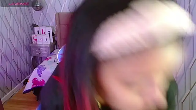 NicolleTaylor online show from 02/13/25, 02:45