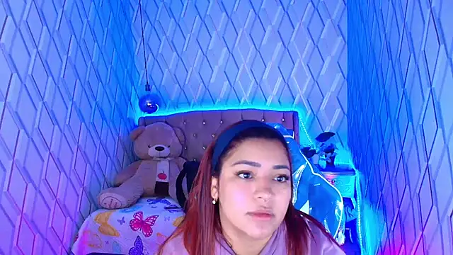 NicolleTaylor online show from 11/01/25, 03:30