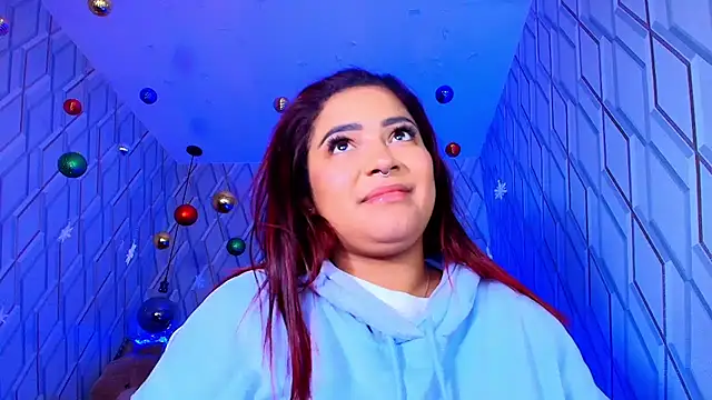 NicolleTaylor online show from 12/15/25, 04:06