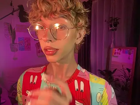 Snapshot of lyamthommpson chatting on 02/24/26, 04:32 lyamthommpson online show from 02/24/26, 04:32