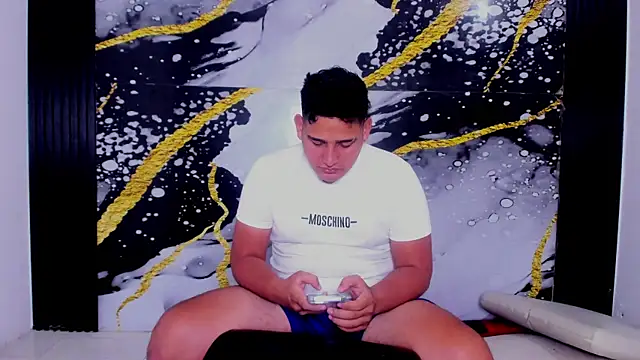 sweethot    online show from 09/18/25, 01:57