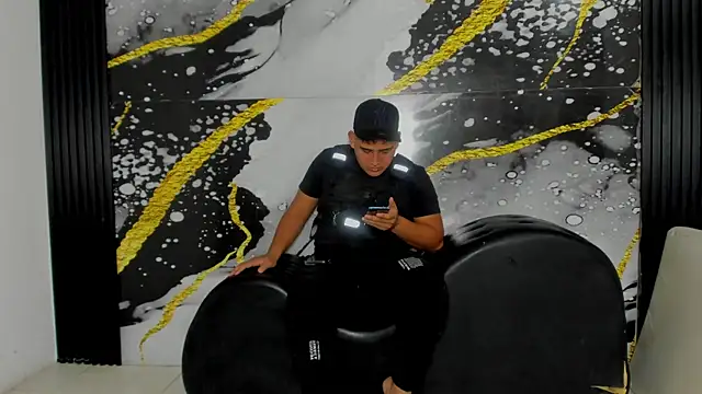 sweethot    online show from 09/25/25, 02:21