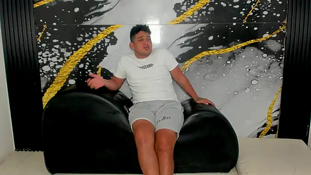 sweethot    online show from 10/02/25, 02:46