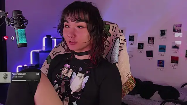 deadlysweet online show from 10/27/25, 01:31