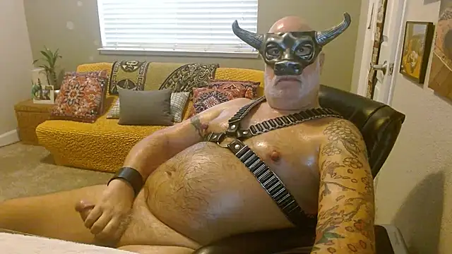 Snapshot of musclebearnips chatting on 10/16/25, 07:15 musclebearnips online show from 10/16/25, 07:15