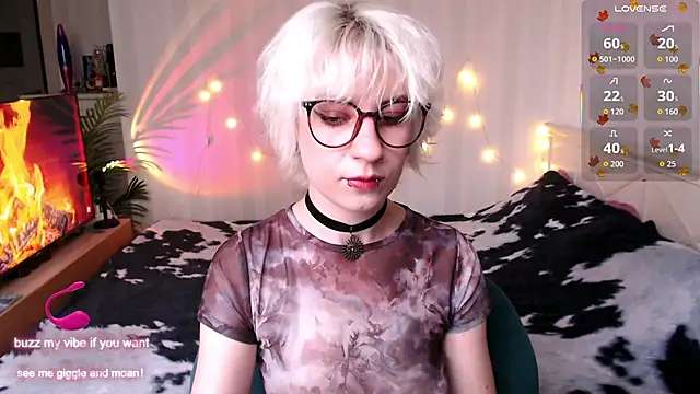  Moonlight t online show from 11/25/25, 08:14