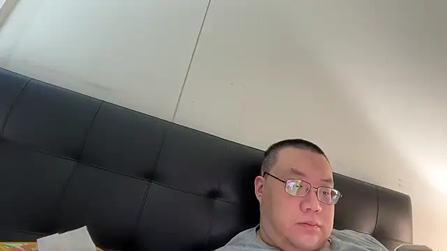 Snapshot of slaveasianboy chatting on 05/31/26, 02:13 slaveasianboy online show from 05/31/26, 02:13