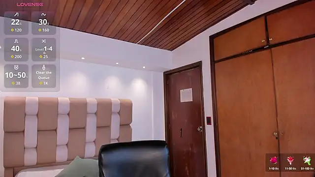 victoria mooree online show from 10/03/25, 04:48