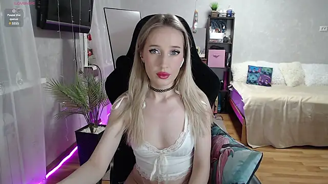 Little Soph online show from 01/25/25, 12:17