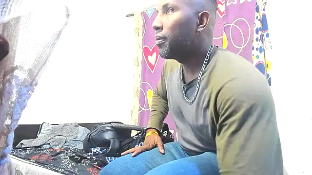 Snapshot of 1mateobigcook chatting on 11/15/25, 04:43 1mateobigcook online show from 11/15/25, 04:43