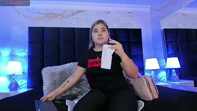 EVELIN MASON online show from 01/15/26, 08:23