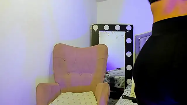 AnaRuiz online show from 01/12/26, 02:44