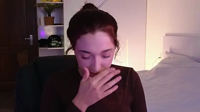 Snapshot of YasmineWest chatting on 06/15/26, 02:36 YasmineWest online show from 06/15/26, 02:36