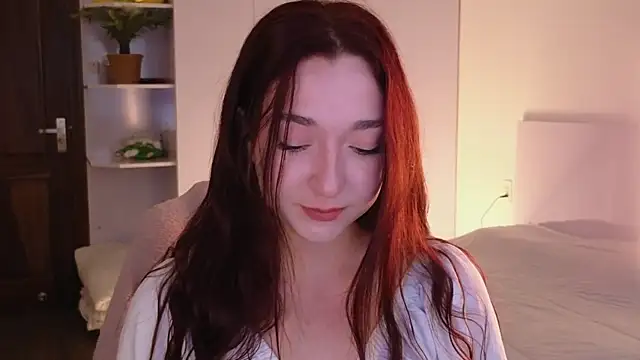 Snapshot of YasmineWest chatting on 06/17/26, 01:08 YasmineWest online show from 06/17/26, 01:08