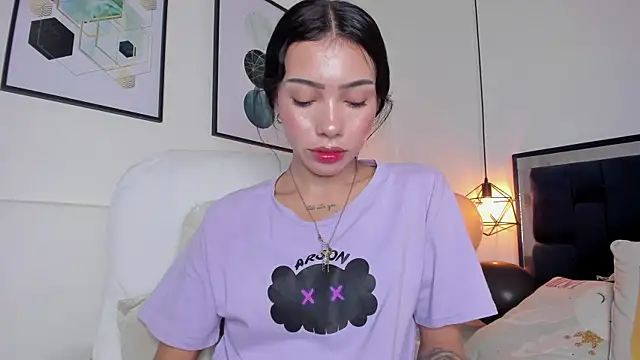 Snapshot of amysc chatting on 10/31/25, 01:23 amysc online show from 10/31/25, 01:23