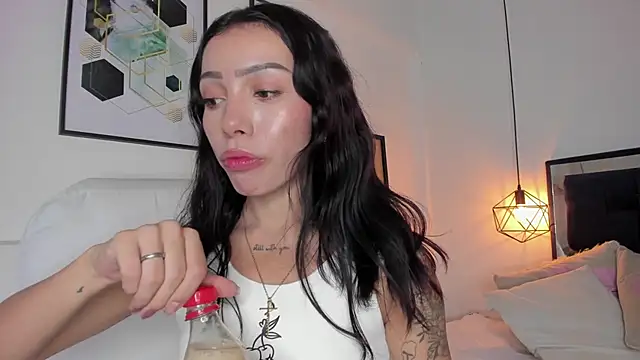 Snapshot of amysc chatting on 11/05/25, 03:23 amysc online show from 11/05/25, 03:23