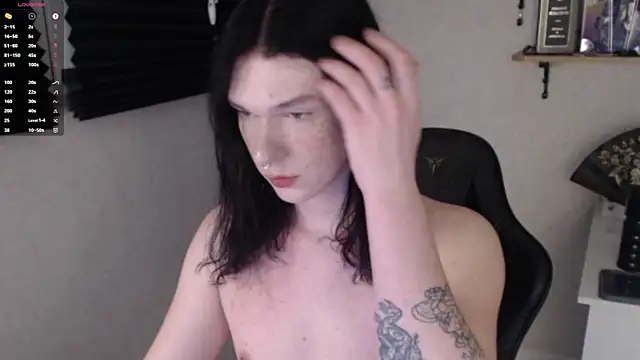 Snapshot of carthylovvve chatting on 01/28/25, 04:30 carthylovvve online show from 01/28/25, 04:30