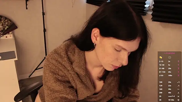 Snapshot of carthylovvve chatting on 02/16/25, 02:32 carthylovvve online show from 02/16/25, 02:32