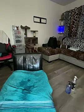 fatfabulous1981 online show from 02/14/25, 03:22