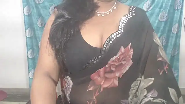 Sophia your online show from 04/08/26, 05:07