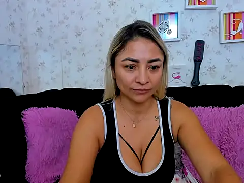 milf bigass  online show from 01/13/26, 12:21