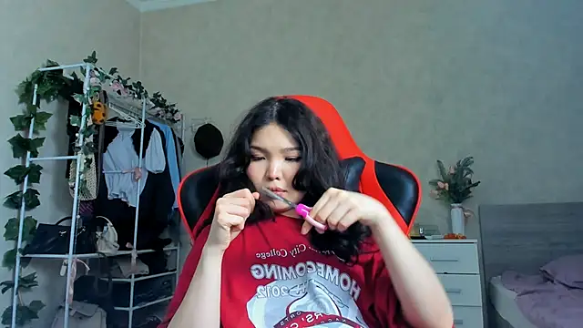 Snapshot of wastforu chatting on 02/24/25, 02:04 wastforu online show from 02/24/25, 02:04