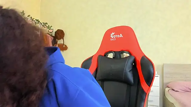 Snapshot of wastforu chatting on 10/10/25, 06:12 wastforu online show from 10/10/25, 06:12