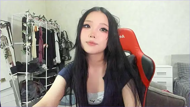 Snapshot of wastforu chatting on 05/26/26, 12:01 wastforu online show from 05/26/26, 12:01