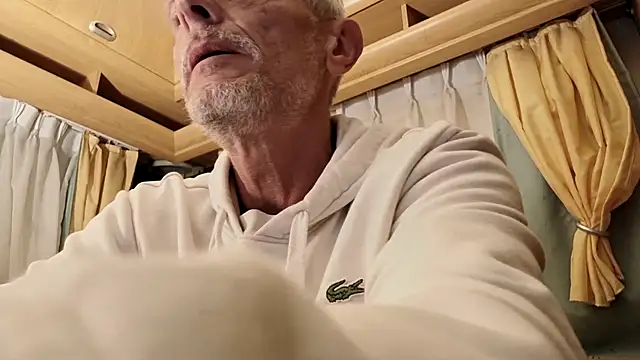 LongUKMakeYouSquirt online show from 03/23/26, 10:25