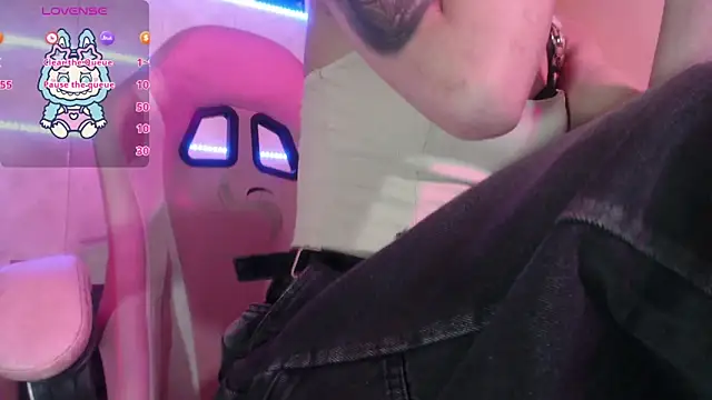 Snapshot of Sally23_ chatting on 01/16/26, 02:10 Sally23 online show from 01/16/26, 02:10