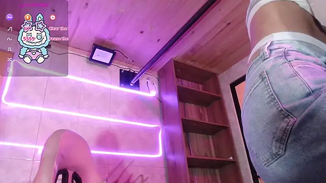 Snapshot of Sally23_ chatting on 02/10/26, 02:43 Sally23 online show from 02/10/26, 02:43