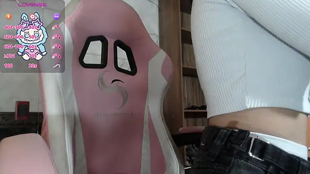 Snapshot of Sally23_ chatting on 02/19/26, 01:51 Sally23 online show from 02/19/26, 01:51