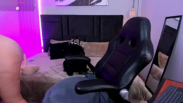 Tisha  lau online show from 02/19/26, 02:02