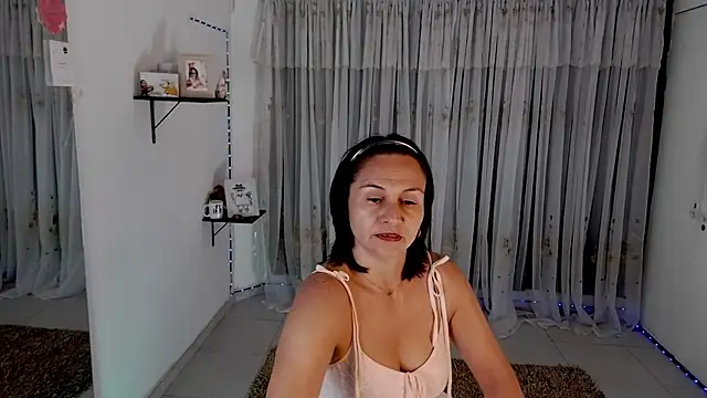 lollita 23  online show from 11/20/25, 06:18