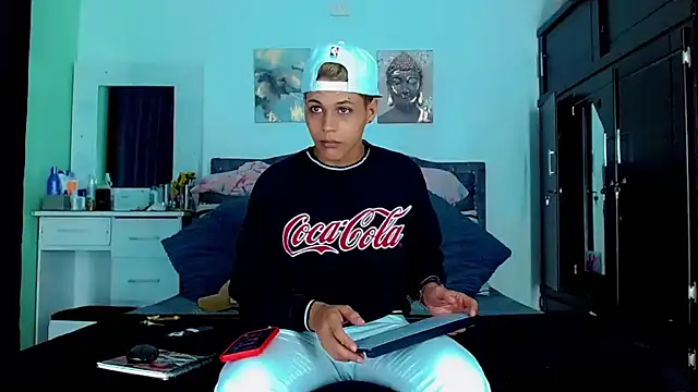 Liamscott  online show from 09/28/25, 09:53