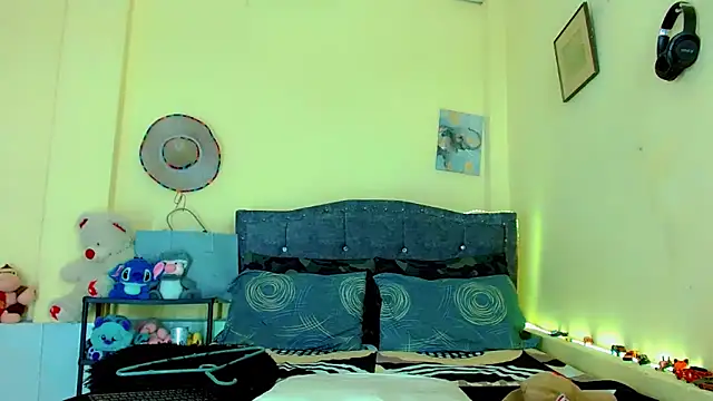 Liamscott  online show from 04/06/26, 07:26