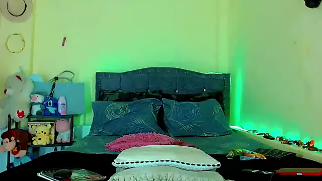 Liamscott  online show from 04/17/26, 12:13