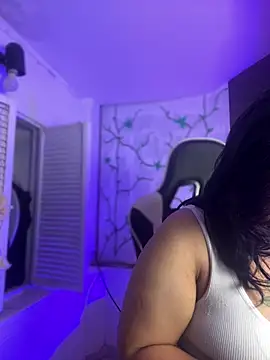 JulianaCastillo online show from 01/19/25, 07:57