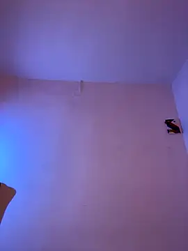 JulianaCastillo online show from 11/30/25, 09:35