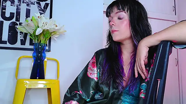 purple em69 online show from 11/13/25, 03:49