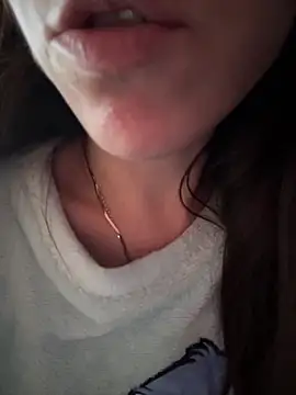 Snapshot of rossana99_ chatting on 02/16/25, 02:21 rossana99  online show from 02/16/25, 02:21